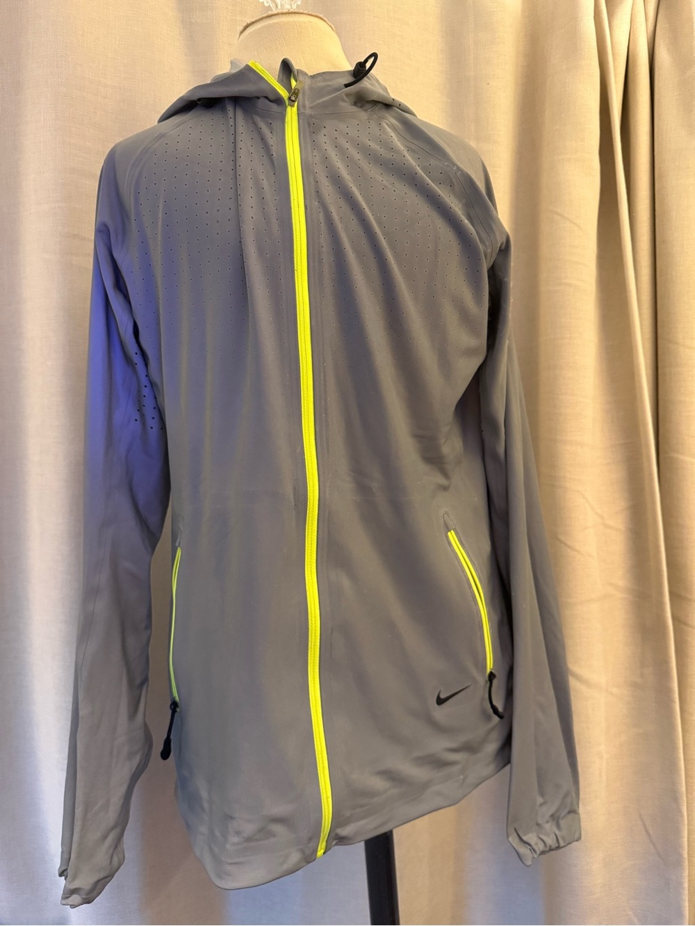 Women’s Nike Allover Flash reflective metallic running hoodie Sz M
